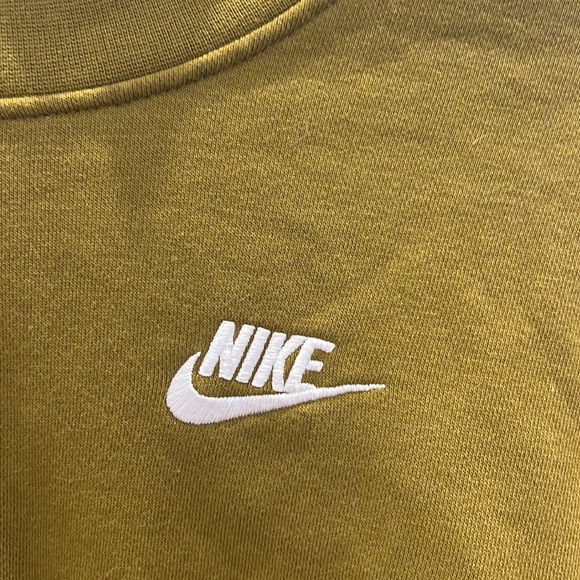 Women’s Nike cropped mock neck sweater - Picture 2 of 3